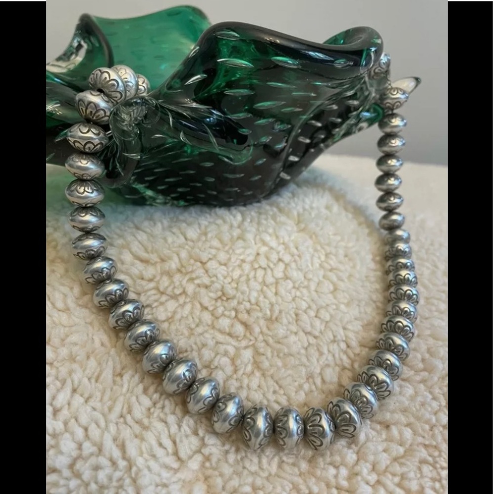 Navajo Pearls silver hall marked 153gm w/50 beads